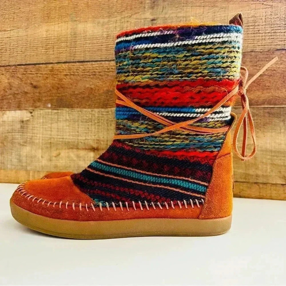 TOMS Nepal Suede Lined With Sherpa Ankle Pull On  Boots - Picture 2 of 8